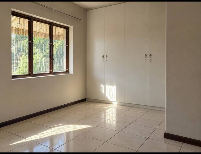 3 BEDROOM TOWNHOUSE FOR SALE IN ESSENWOOD